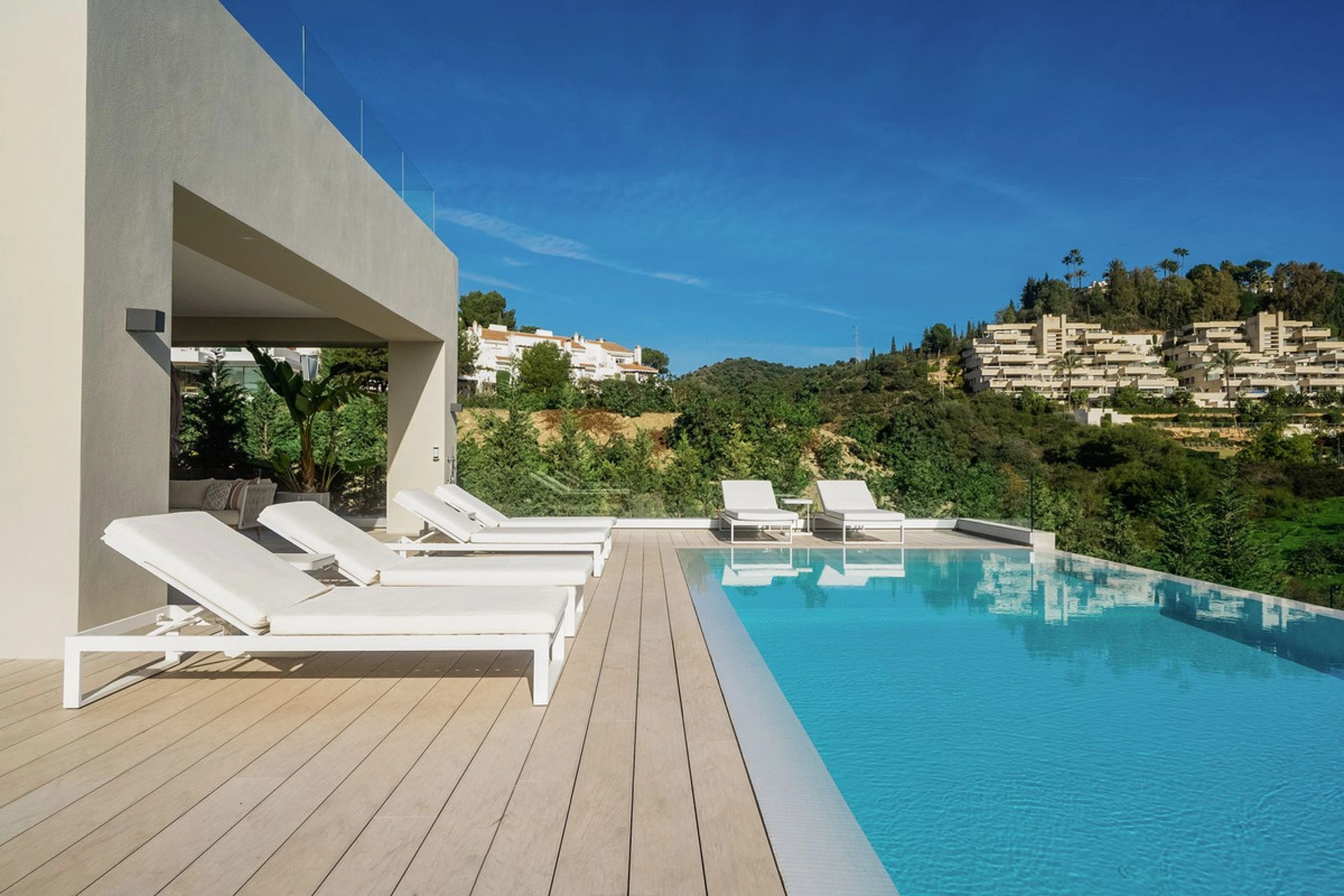 Villa en venta en Nueva Andalucia, Marbella