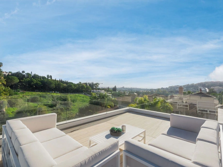 Villa en venta en Nueva Andalucia, Marbella
