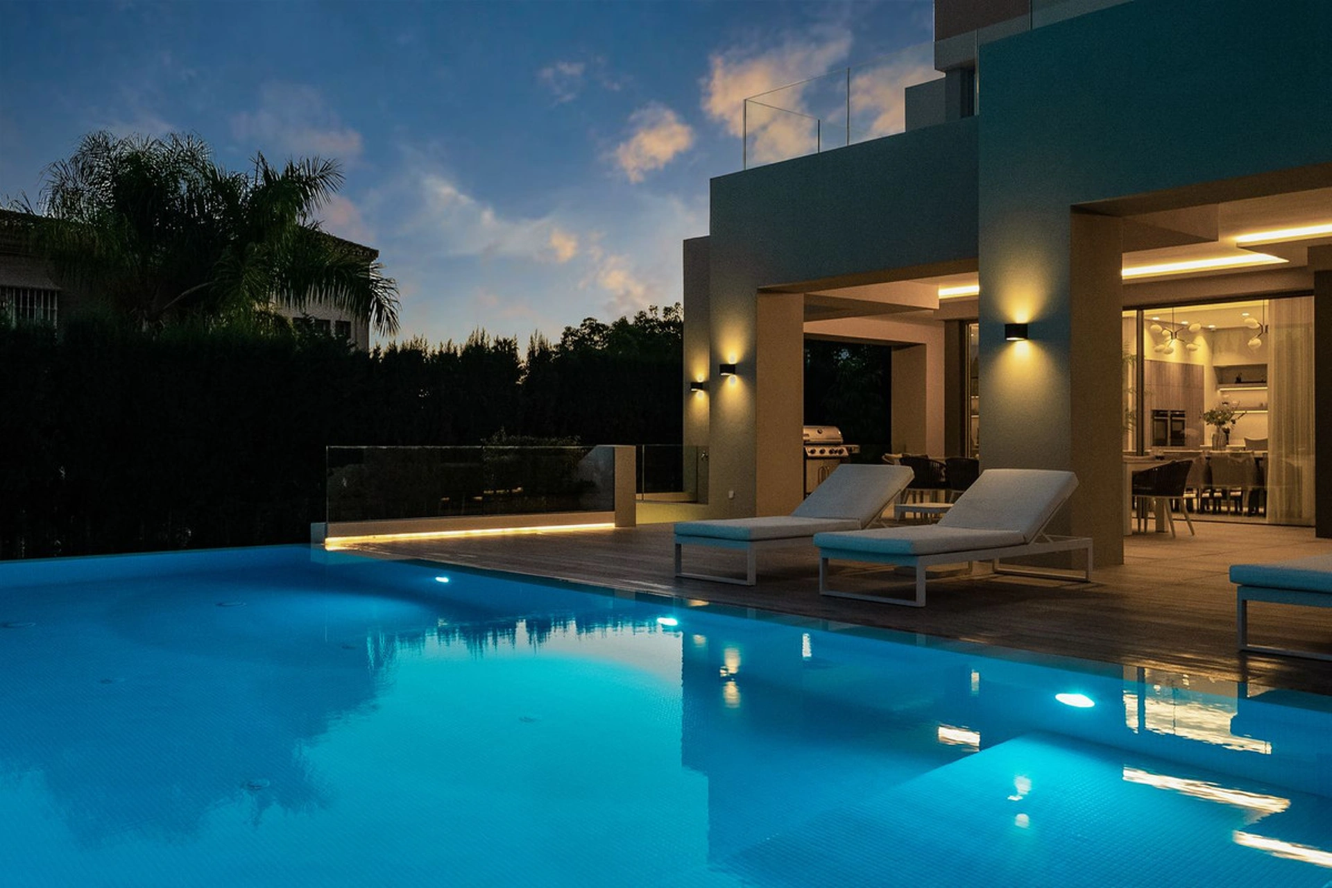 Villa en venta en Nueva Andalucia, Marbella