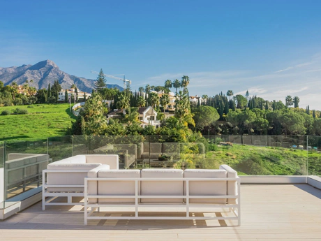 Villa en venta en Nueva Andalucia, Marbella