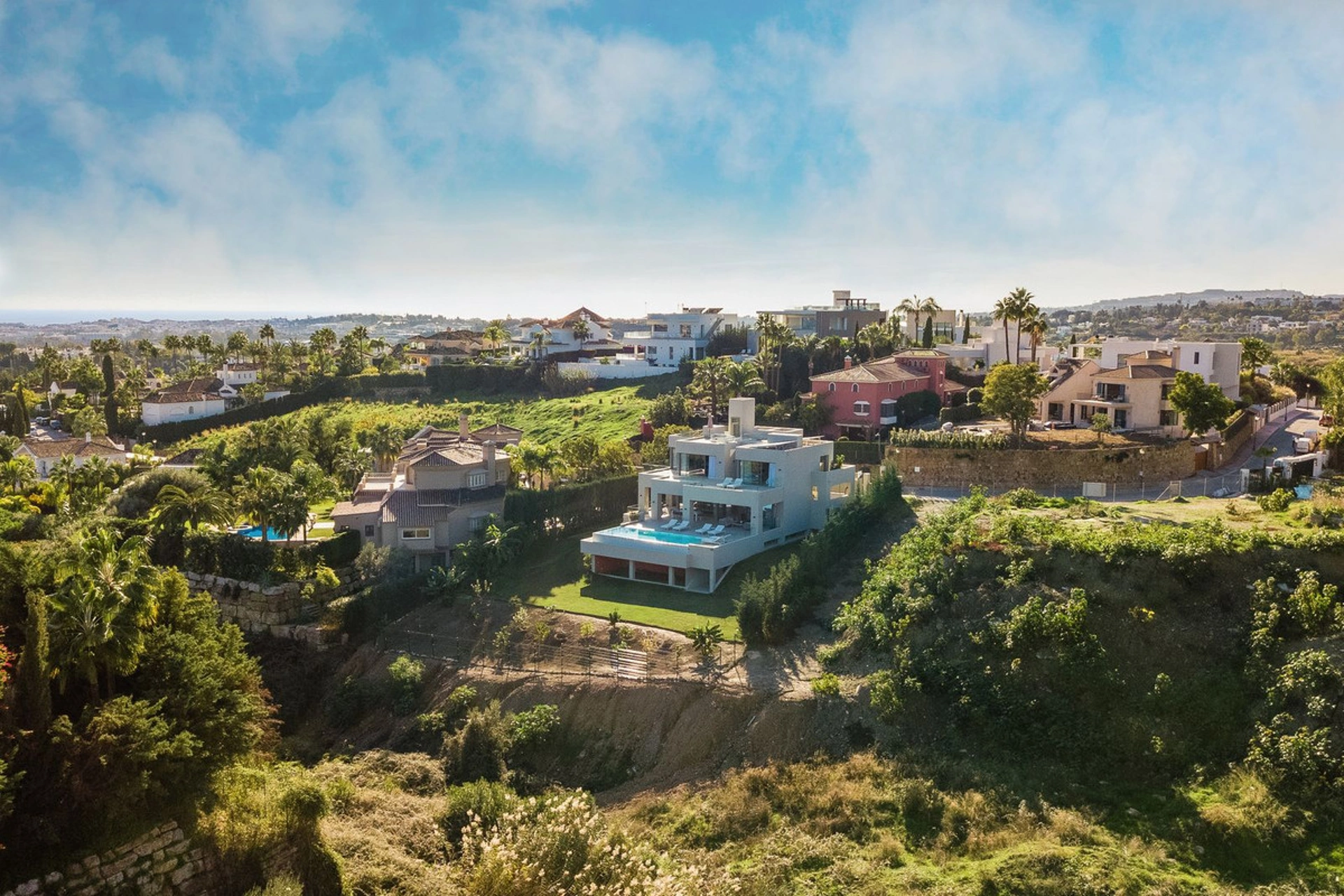 Villa en venta en Nueva Andalucia, Marbella
