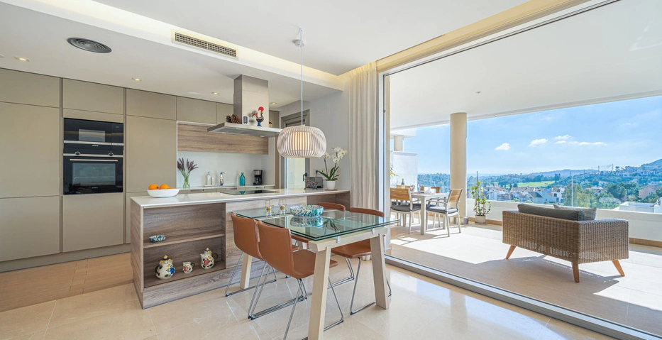 Apartment for sale in Benahavis