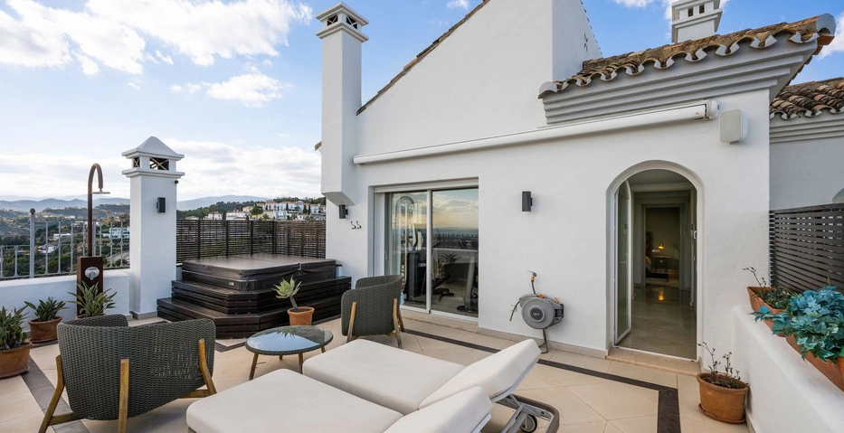 Apartment for sale in Benahavis