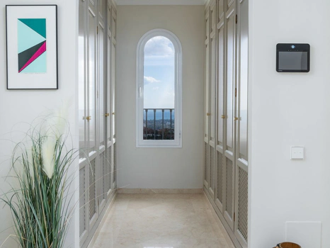 Apartment for sale in Benahavis