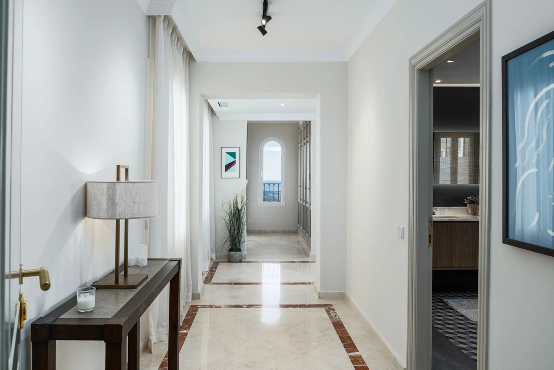 Apartment for sale in Benahavis