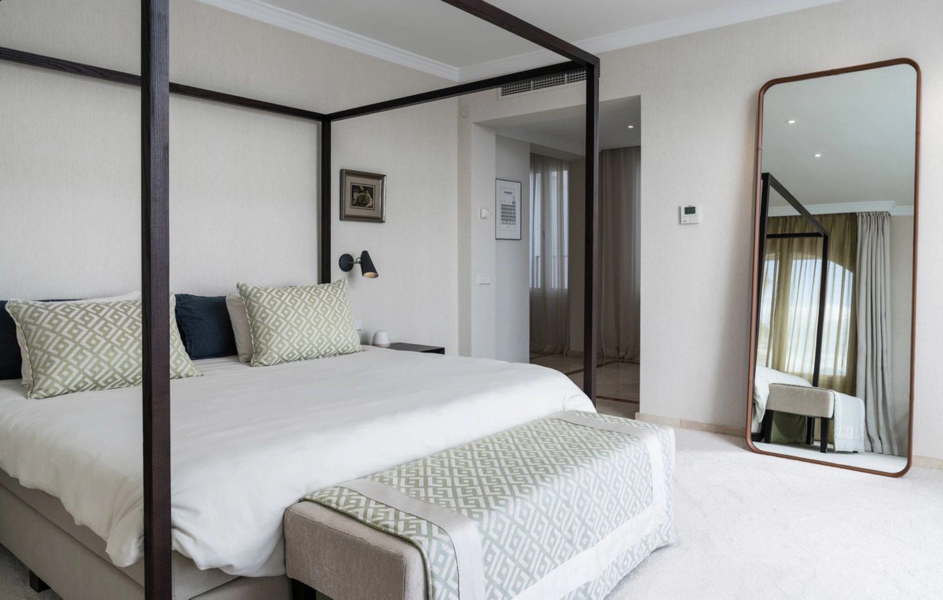 Apartment for sale in Benahavis