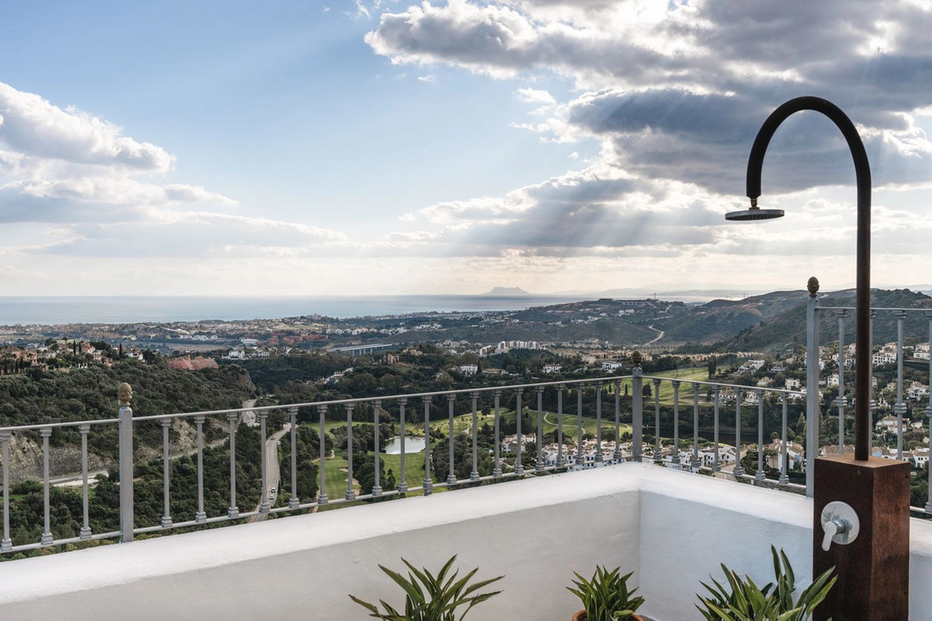 Apartment for sale in Benahavis