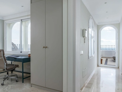 Apartment for sale in Benahavis