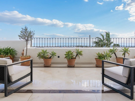 Apartment for sale in Benahavis