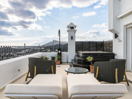 Apartment for sale in Benahavis