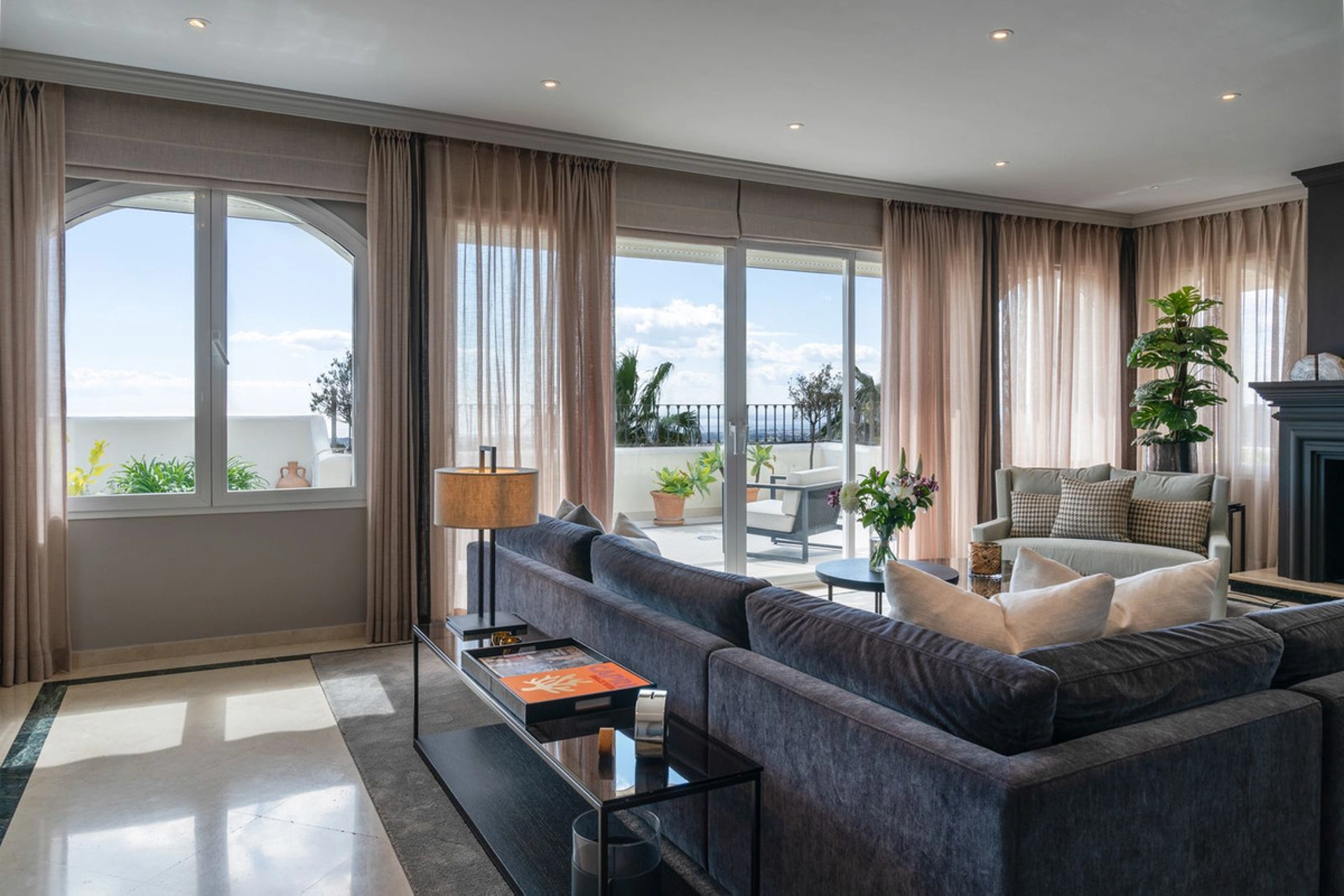 Apartment for sale in Benahavis