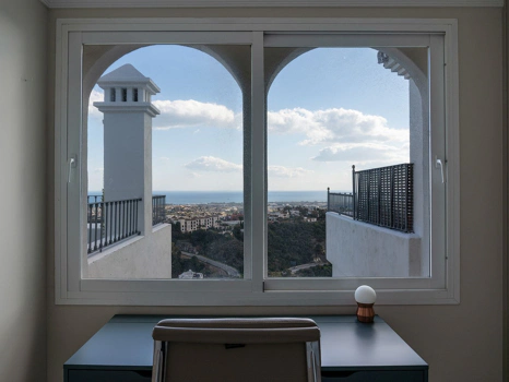 Apartment for sale in Benahavis