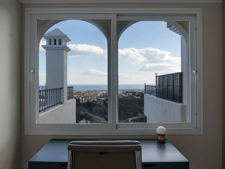 Apartment for sale in Benahavis