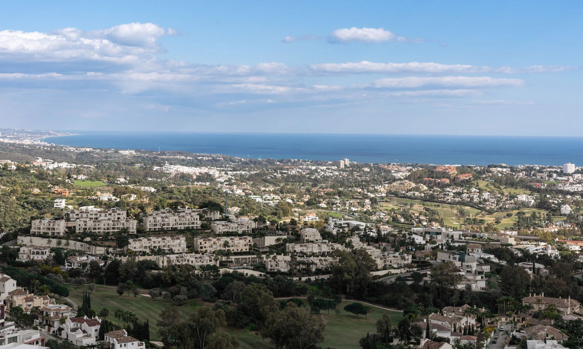 Apartment for sale in Benahavis