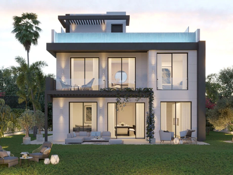 Villa for sale in Estepona