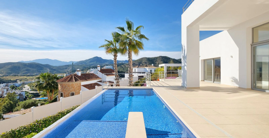 Villa for sale in Benahavis