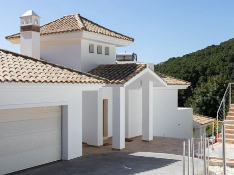 Villa for sale in Benahavis