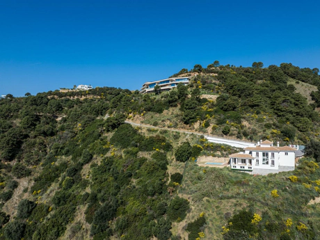 Villa for sale in Benahavis