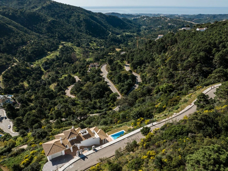 Villa for sale in Benahavis