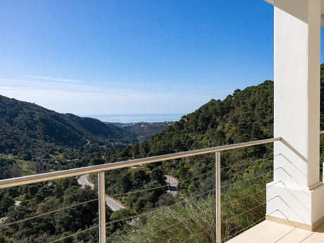 Villa for sale in Benahavis