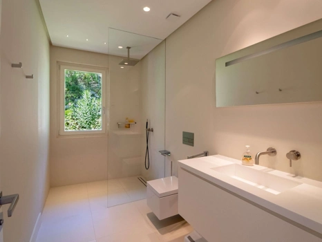 Villa for sale in Benahavis