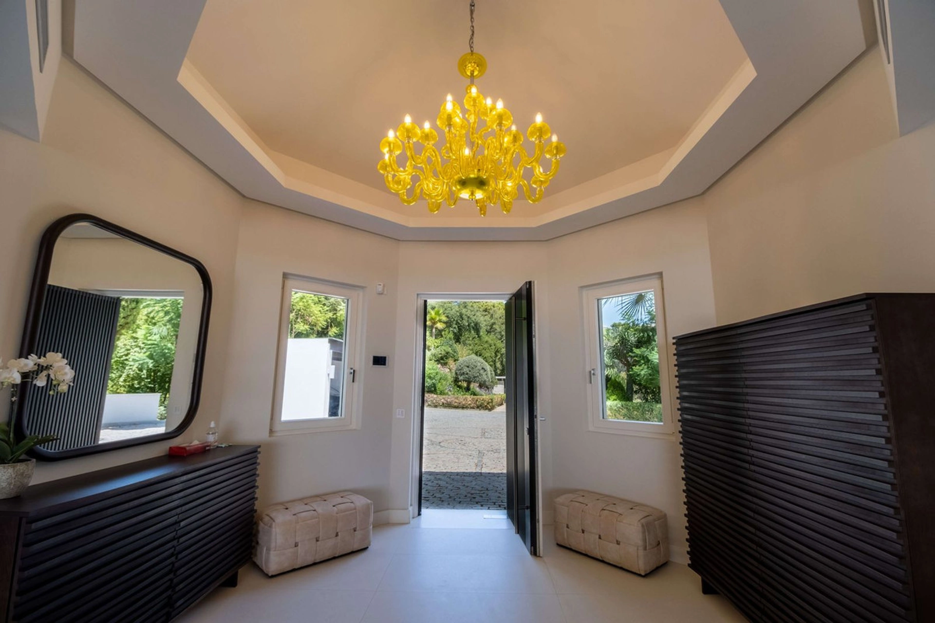 Villa for sale in Benahavis