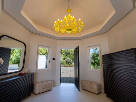 Villa for sale in Benahavis