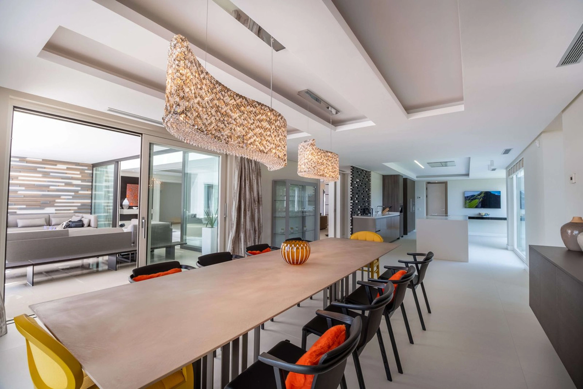 Villa for sale in Benahavis