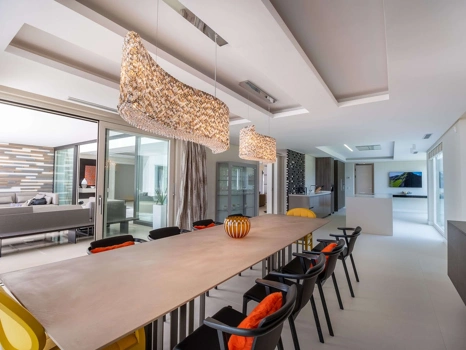 Villa for sale in Benahavis