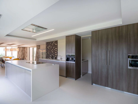 Villa for sale in Benahavis