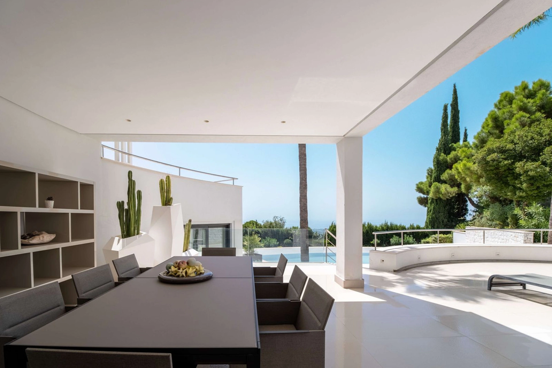 Villa for sale in Benahavis