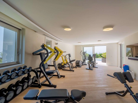 Villa for sale in Benahavis