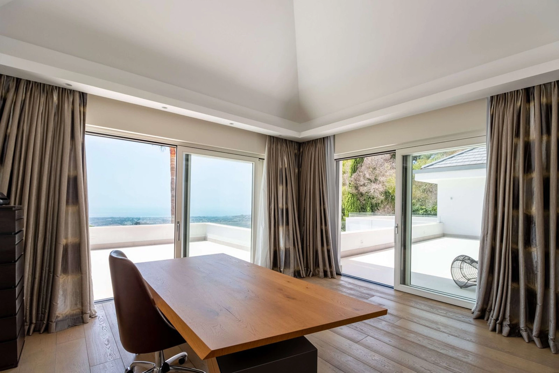 Villa for sale in Benahavis
