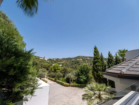 Villa for sale in Benahavis