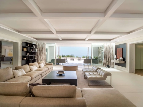 Villa for sale in Benahavis