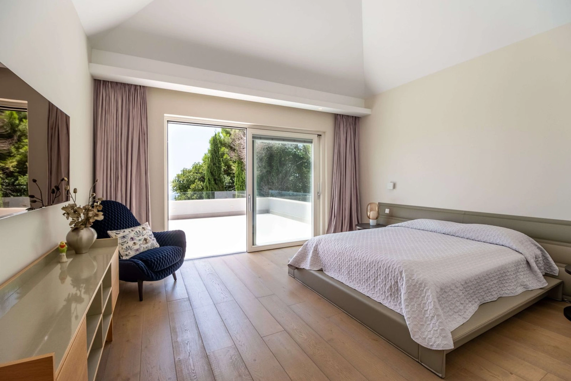 Villa for sale in Benahavis