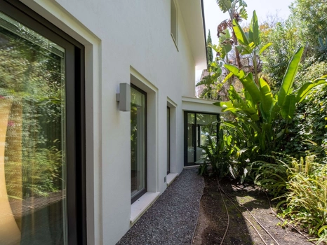 Villa for sale in Benahavis