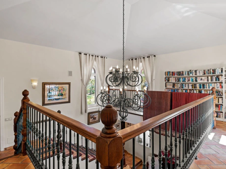 Villa for sale in Benahavis