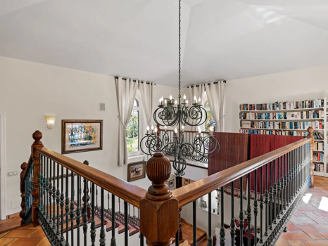 Villa for sale in Benahavis