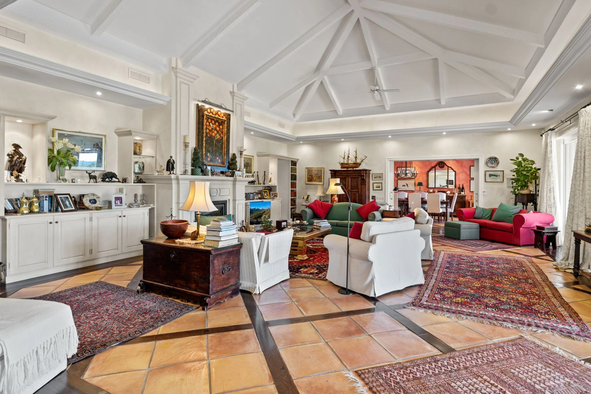 Villa for sale in Benahavis