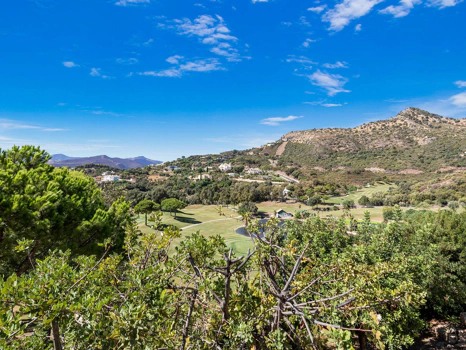 Villa for sale in Benahavis