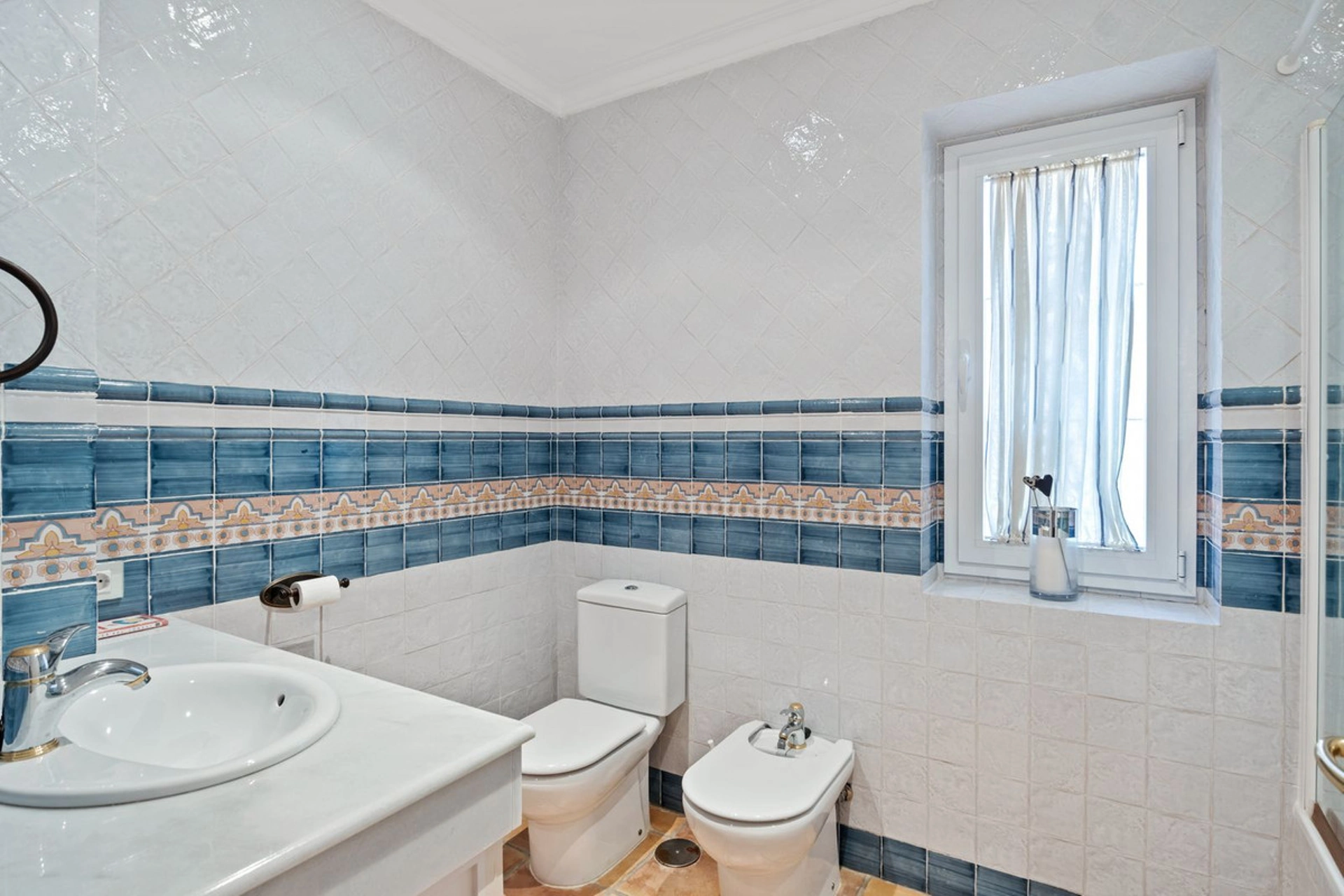 Villa for sale in Benahavis