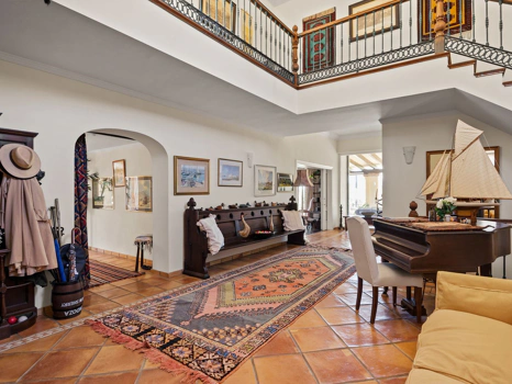 Villa for sale in Benahavis