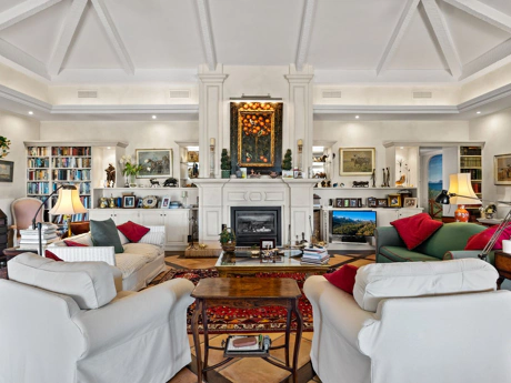Villa for sale in Benahavis