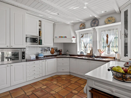 Villa for sale in Benahavis