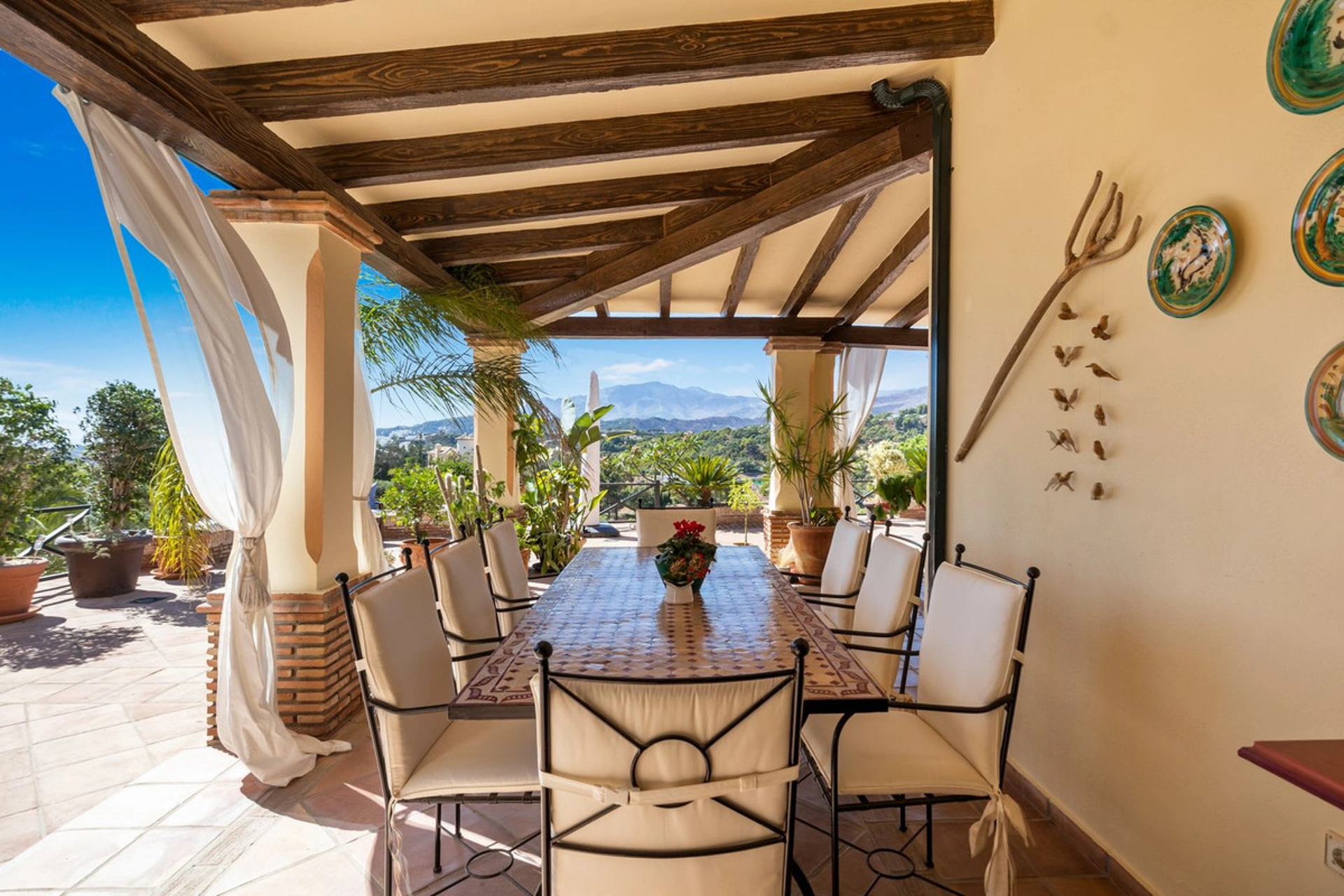 Villa for sale in Benahavis