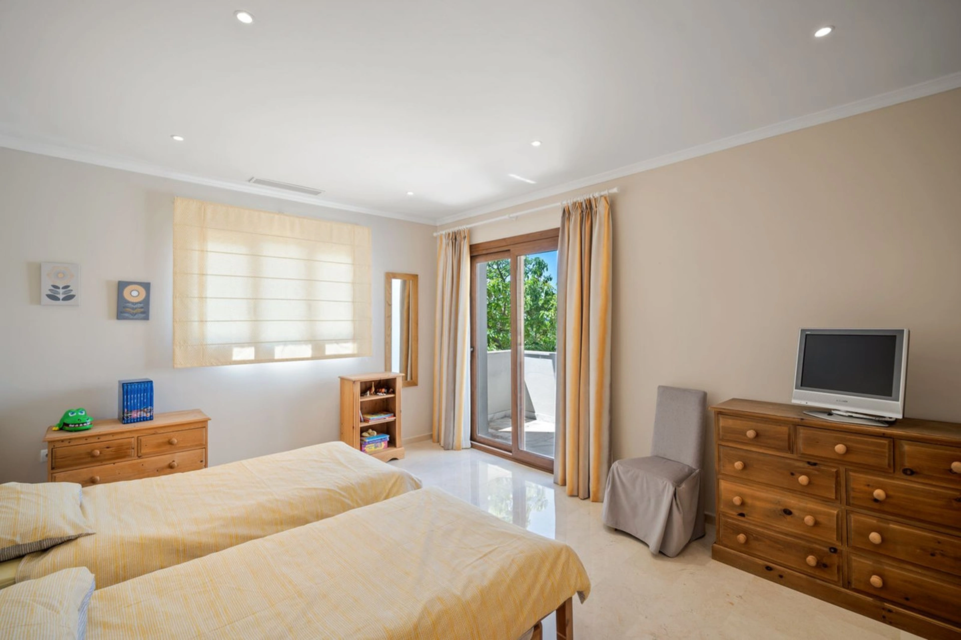 Villa for sale in Benahavis