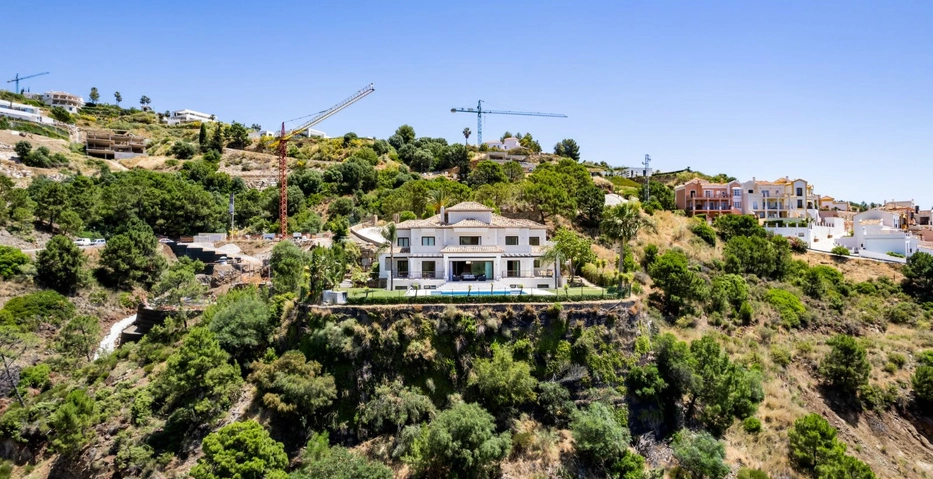 Villa for sale in Benahavis