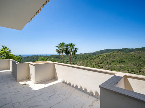 Villa for sale in Benahavis