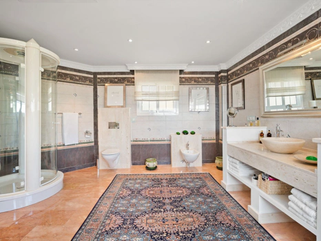 Villa for sale in Benahavis